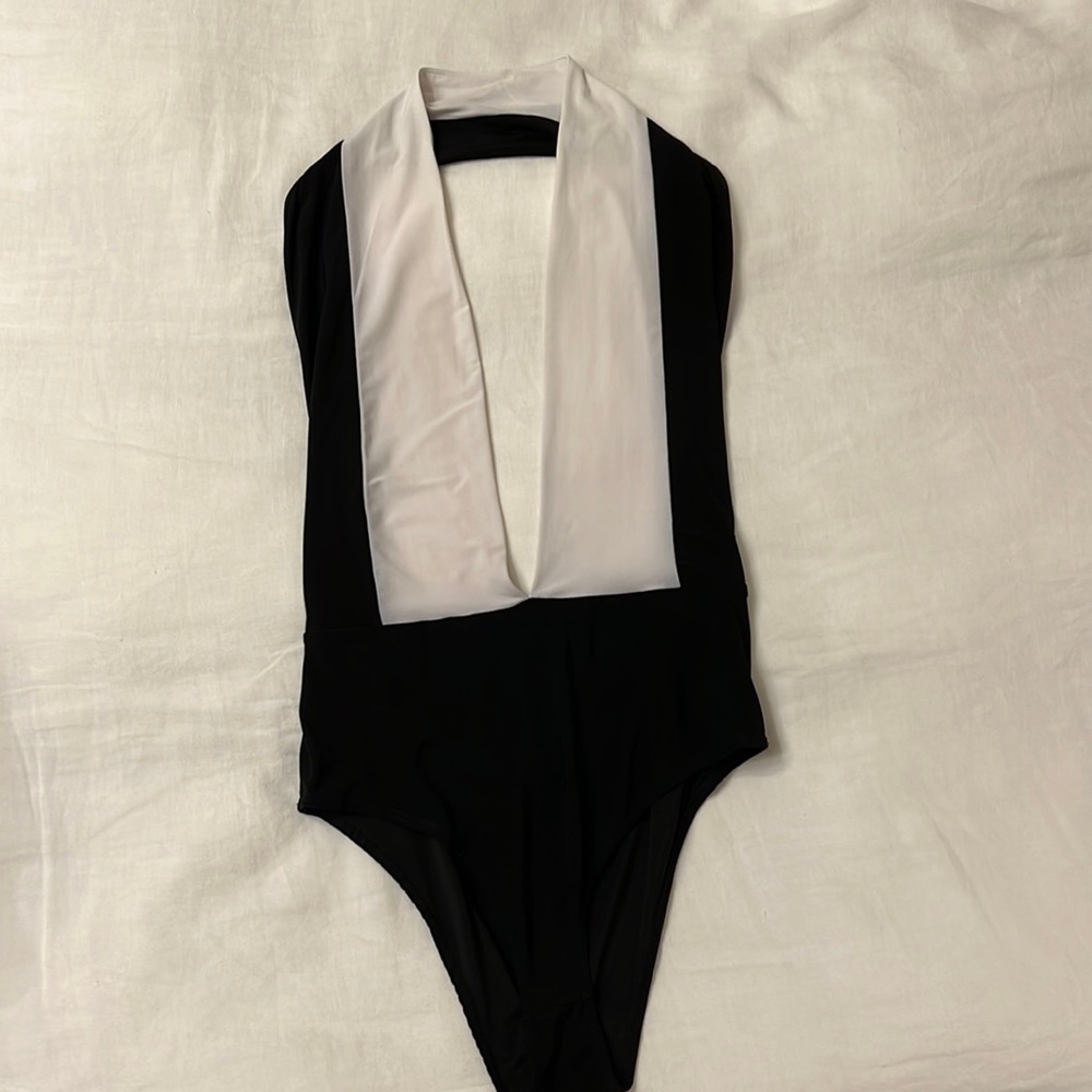 Low-cut backless bodysuit